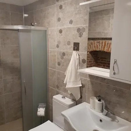 Konukevi Otelia Ayvalı