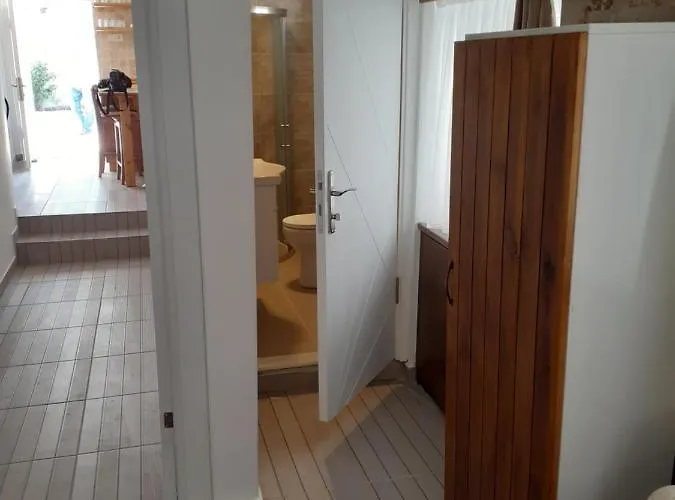 בית הארחה Otelia